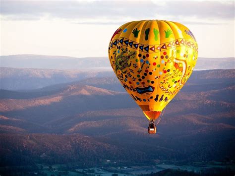hot air balloon trips in australia